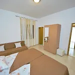 Selak In - Haus Fuer 6-7 Personen Nyaraló *