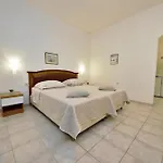 Selak In - Haus Fuer 6-7 Personen Nyaraló Tučepi