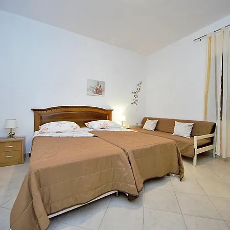 Selak In - Haus Fuer 6-7 Personen Nyaraló